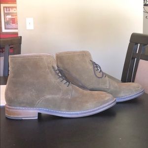 Men’s Tan Suede Boots Size 10.5